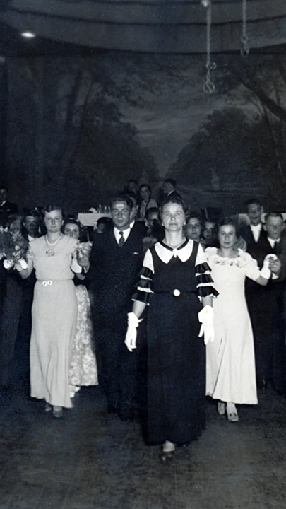 Tanzen in der Jakobslust Halle, 1935