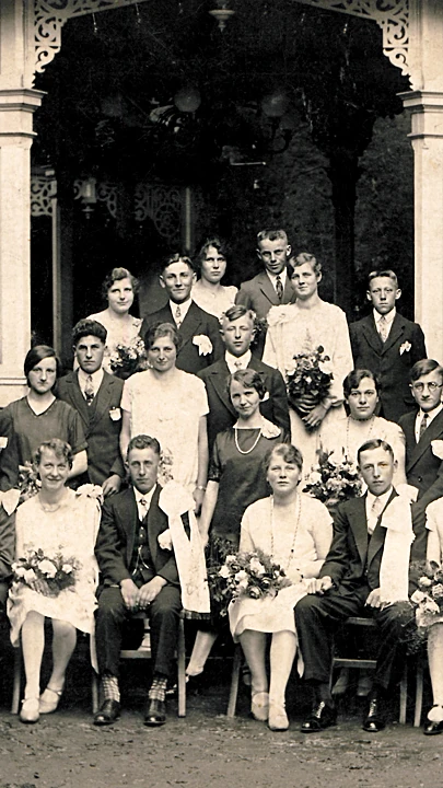 Tanzgruppe vor Jakobslust